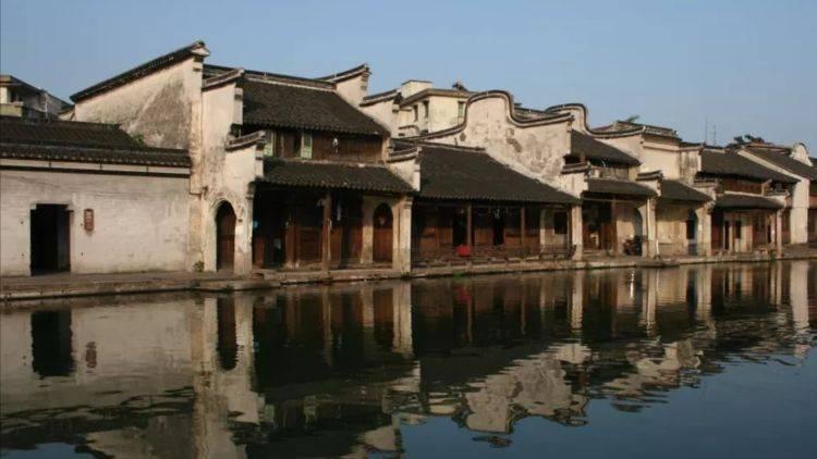 普京签署新法令,梅德韦杰夫一番话轰动国际,事情果然不简单